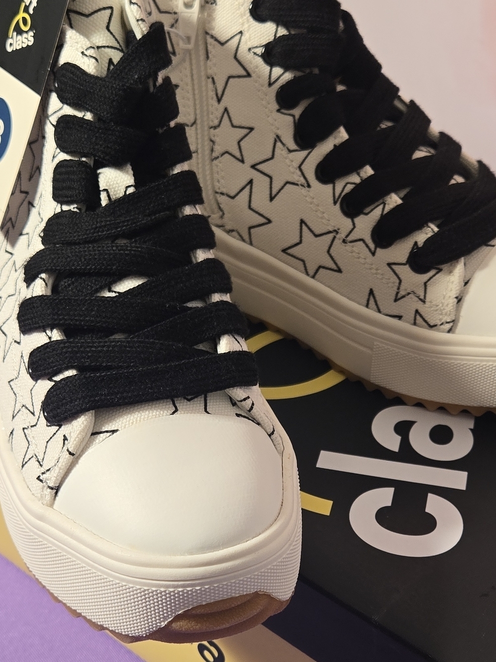 Art Class Kids' White Star High-Top Sneakers with Black Laces - Size 13 - Picture 2 of 10
